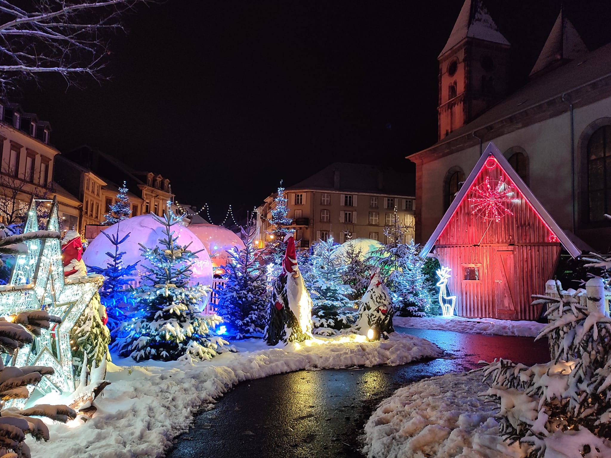 Service de décoration de marchés de noël avec location et mise en scène d'automates