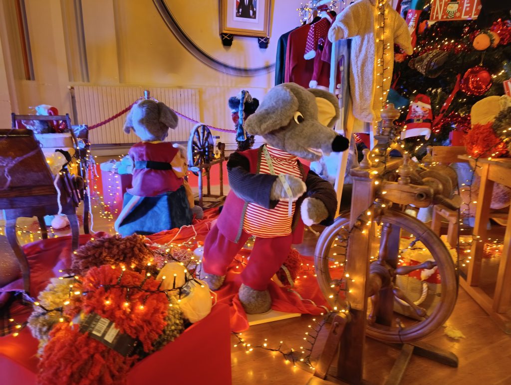 Automate de Noël Décoration de Noël avec Personnages Souris Automates Location d'automates de noël et de scènes décoratives avec automates